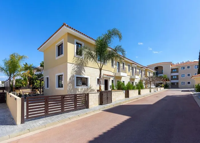 Protaras Angela Nefeli Vila *